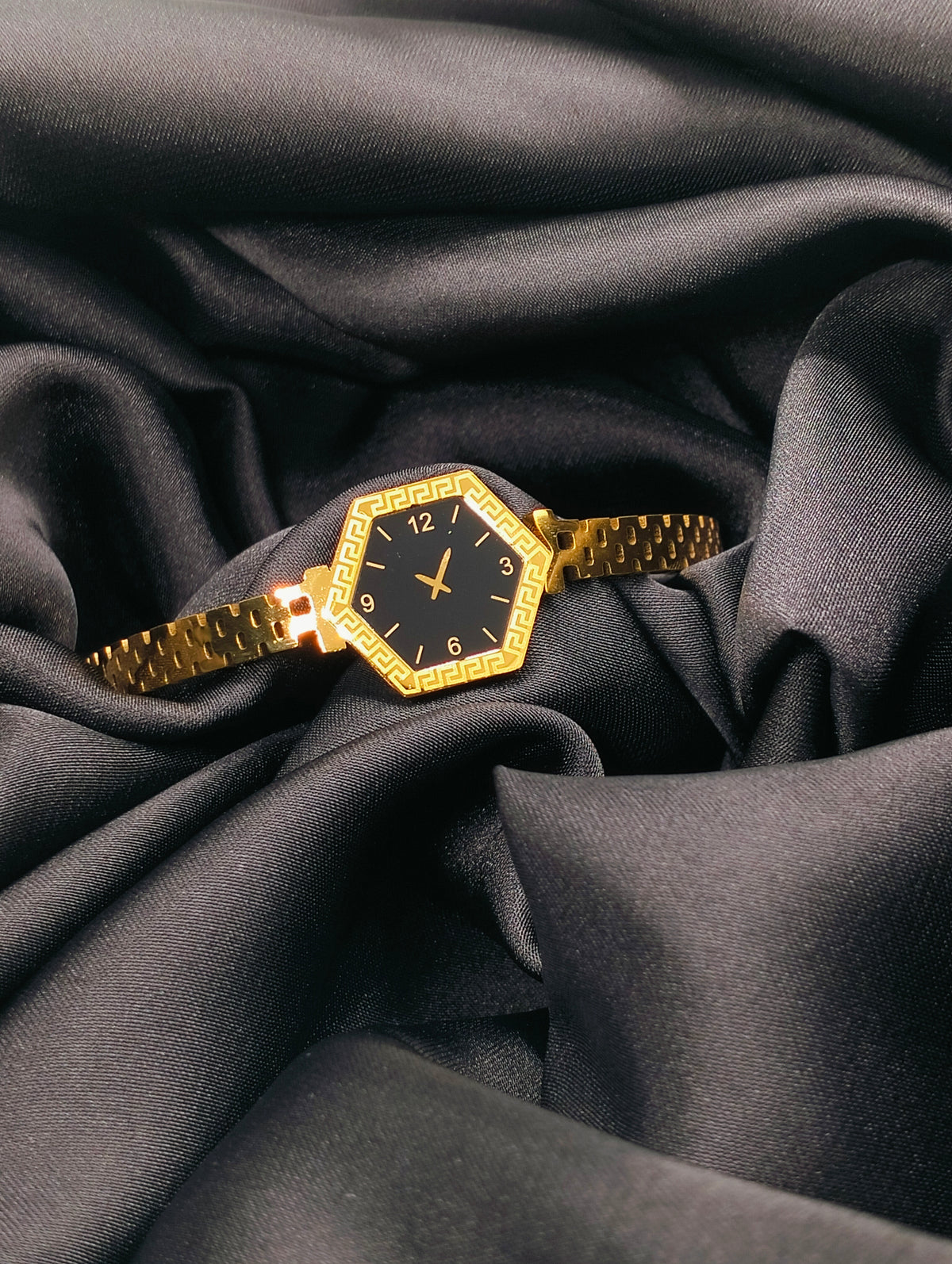 Openable Hexagon Dial Watch Style Handcuff