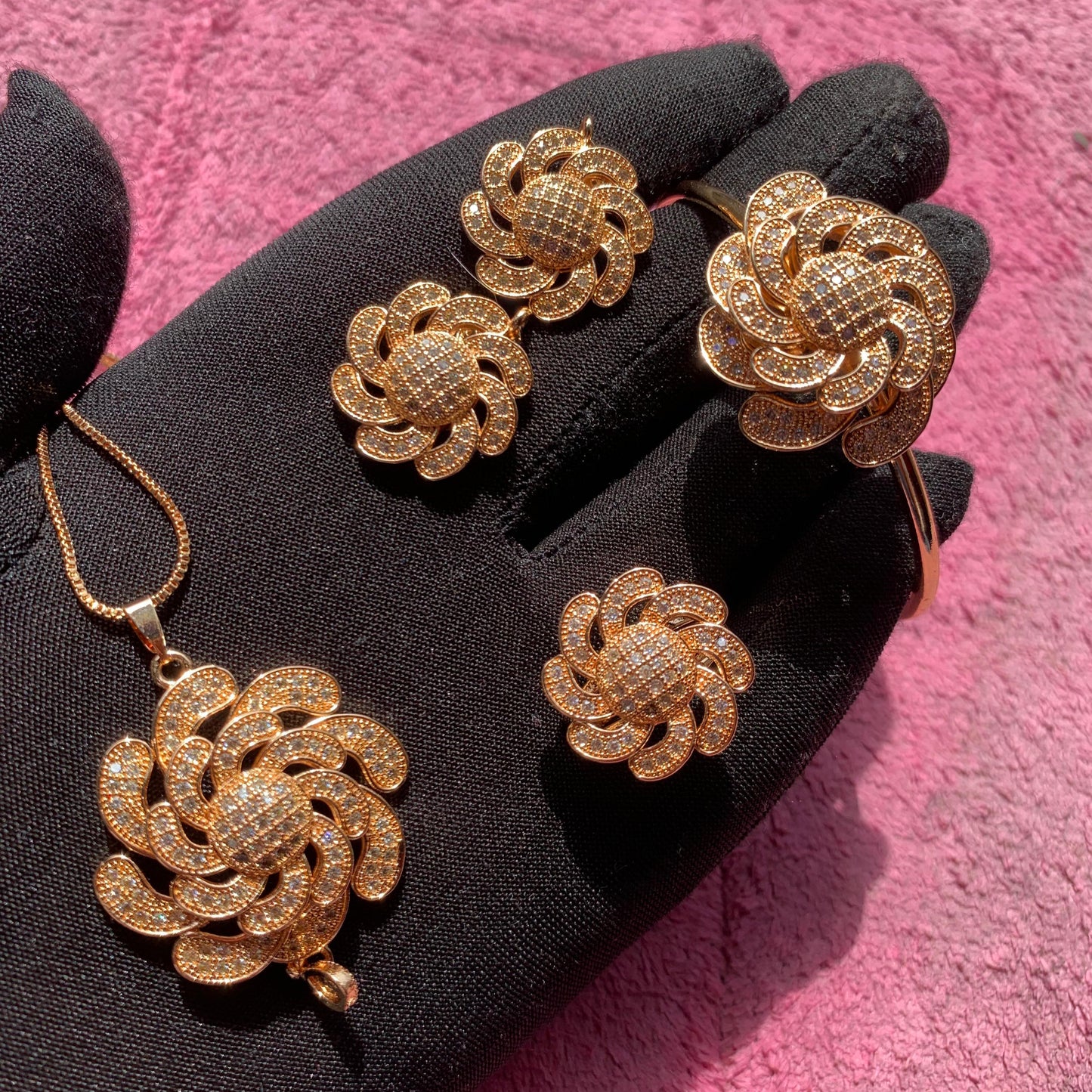 Ladies Necklace with Handcuffs